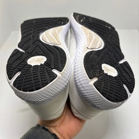 Under Armour Charged Pursuit 2 Running Shoes White Men size 13 Athletic Trainer - Picture 11 of 16